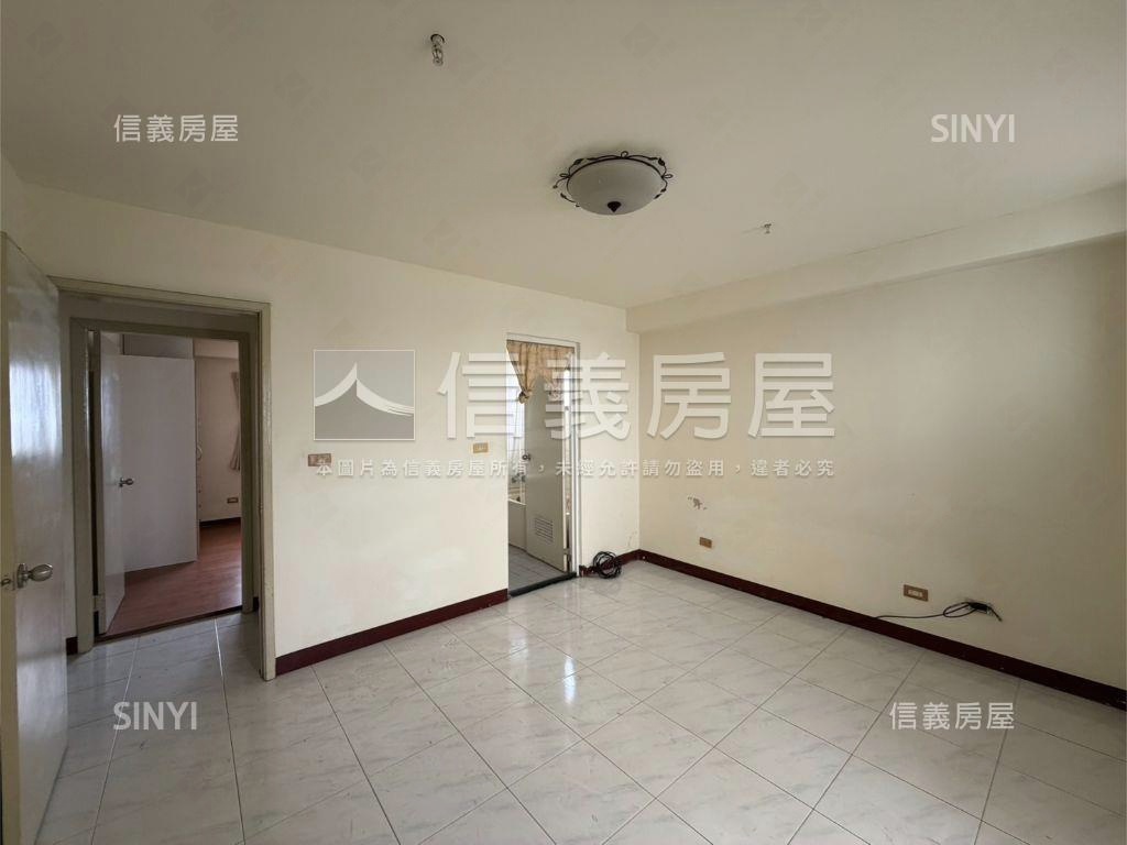 碳佐麻里陽光國宅四房平車房屋室內格局與周邊環境