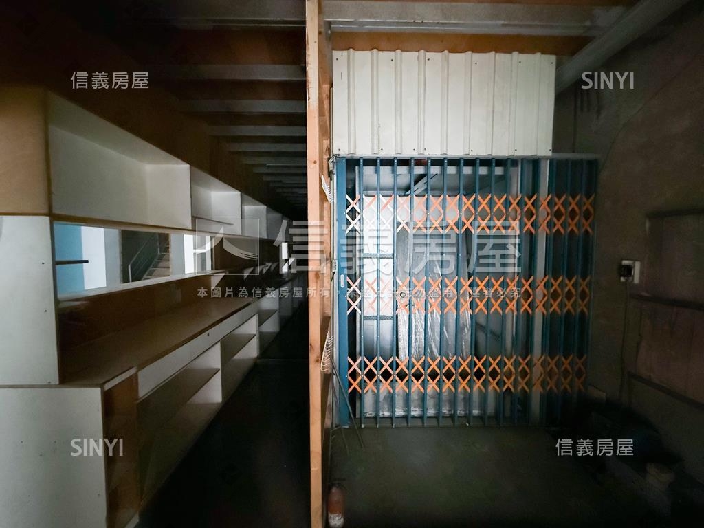 鼎山面寬８米５住四土地房屋室內格局與周邊環境