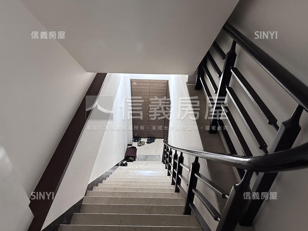 健康路面寬質感店面房屋室內格局與周邊環境