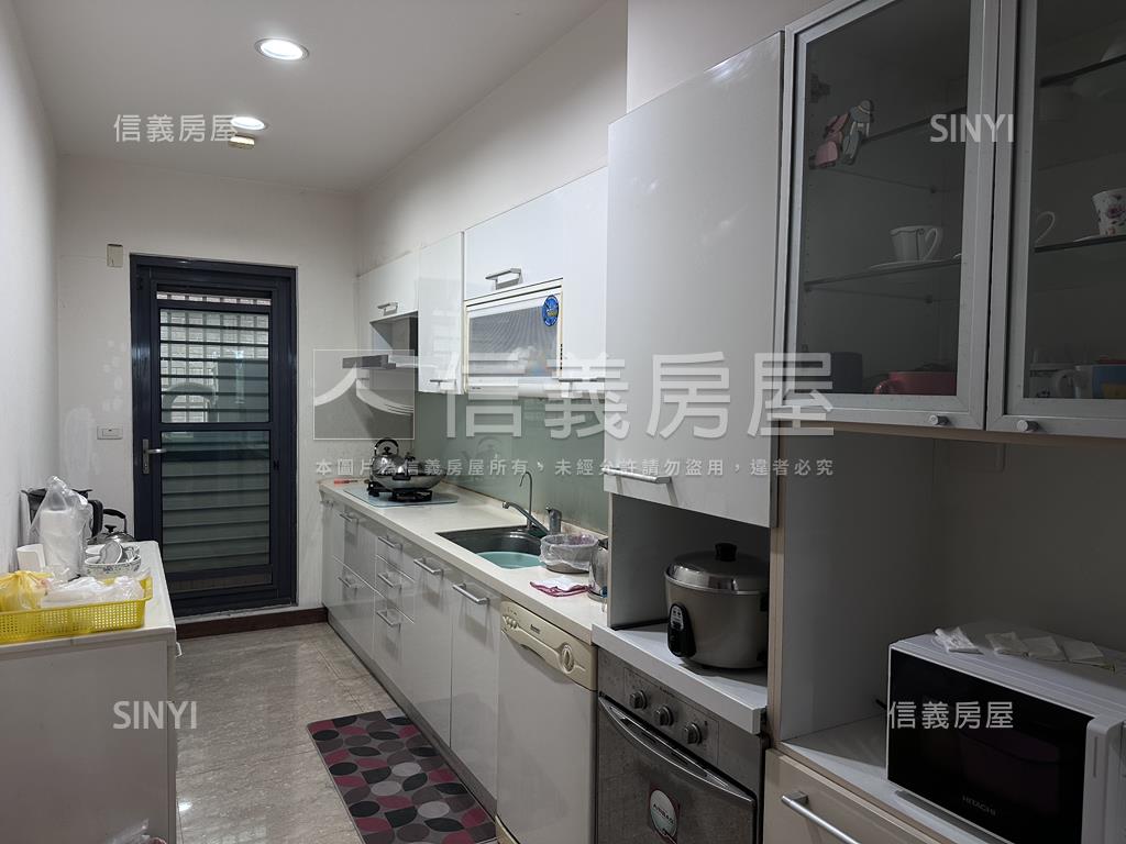 健康路面寬質感店面房屋室內格局與周邊環境