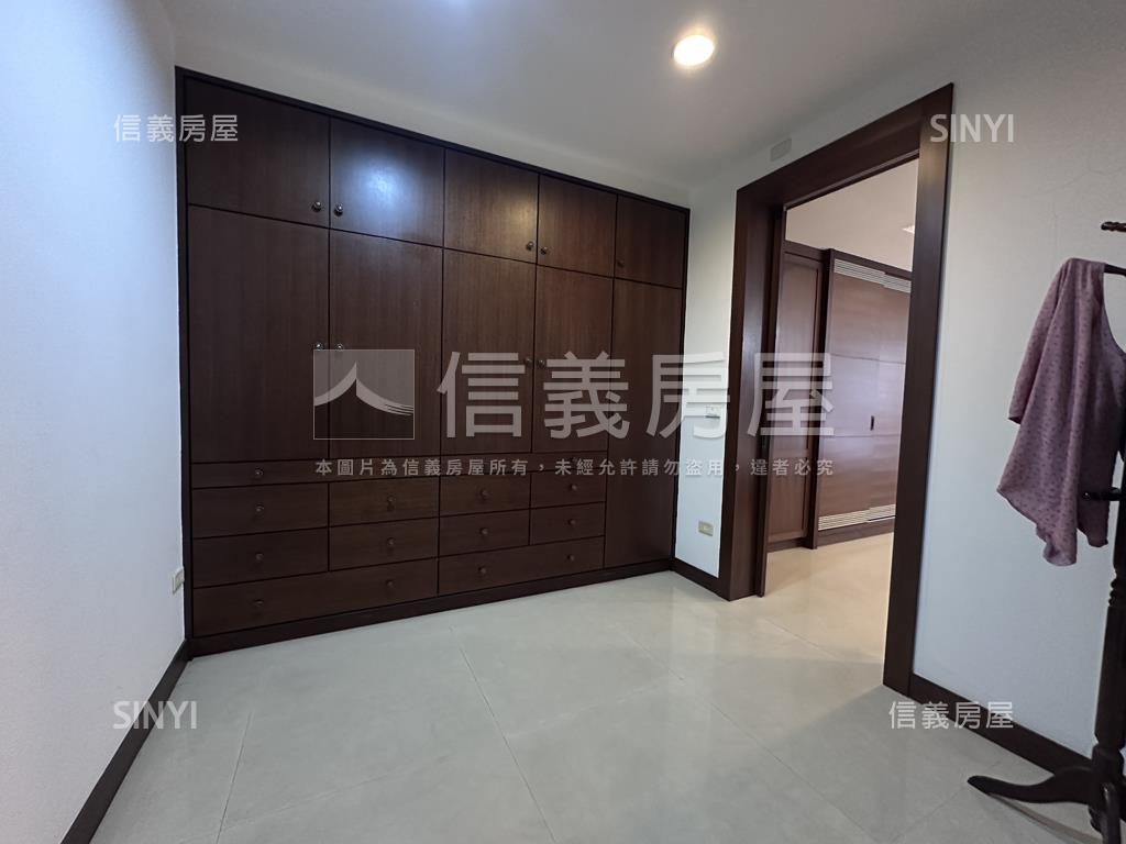 健康路面寬質感店面房屋室內格局與周邊環境
