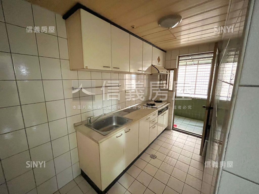 稀有茄苳之祿三房車位房屋室內格局與周邊環境