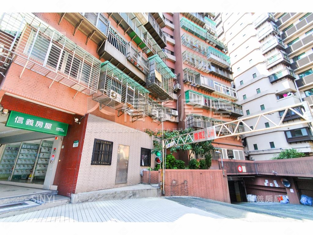 大鎮江山Ｂ２車位房屋室內格局與周邊環境