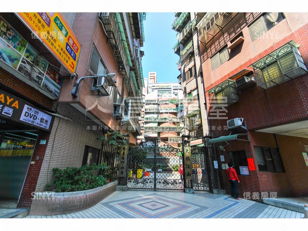 大鎮江山Ｂ２車位房屋室內格局與周邊環境