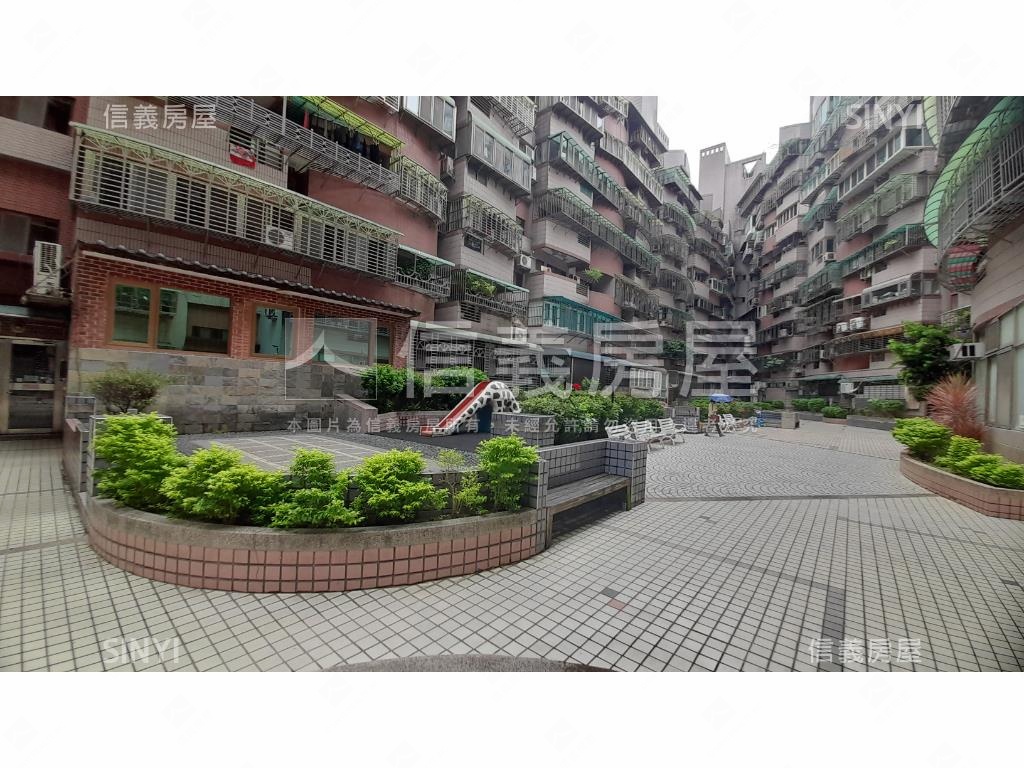 大鎮江山Ｂ２車位房屋室內格局與周邊環境