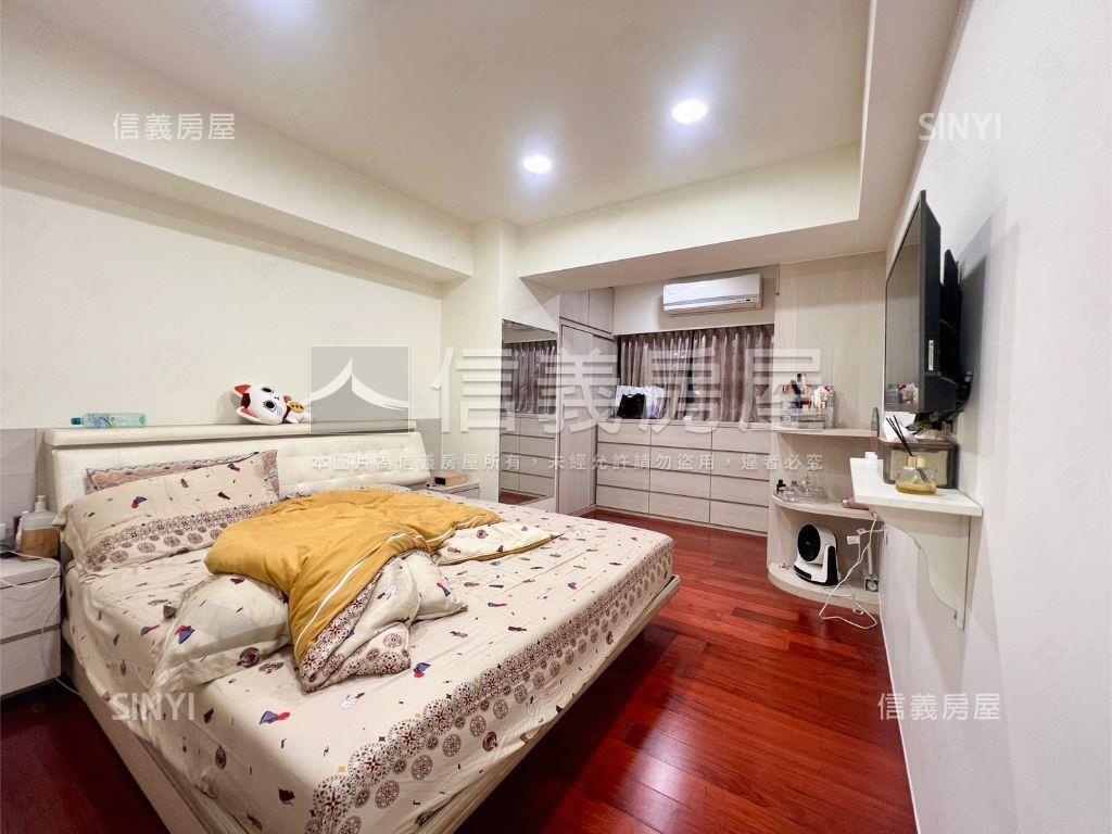 香格里拉三房附車位房屋室內格局與周邊環境