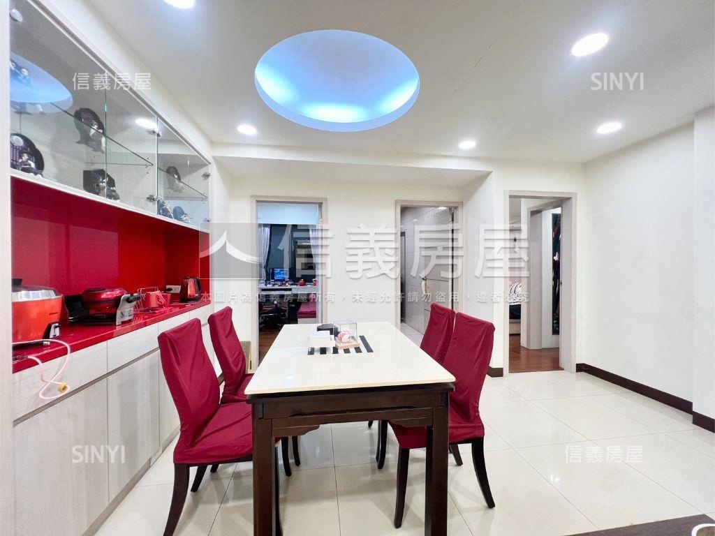 香格里拉三房附車位房屋室內格局與周邊環境