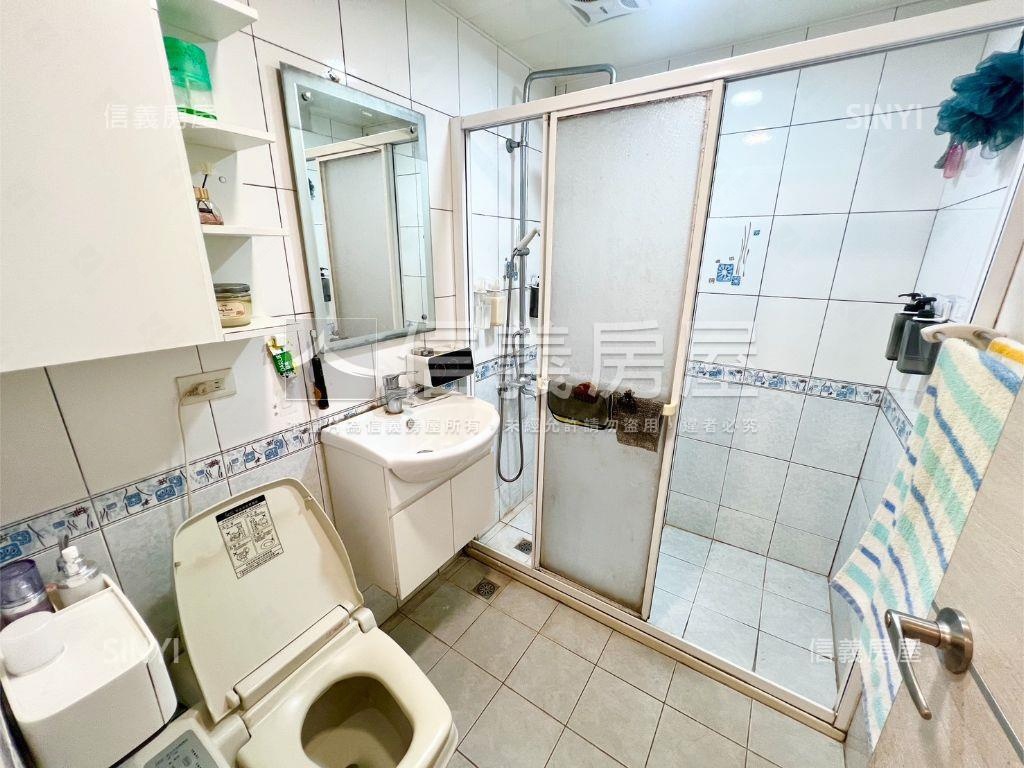 學府路香格里拉三房附車位房屋室內格局與周邊環境