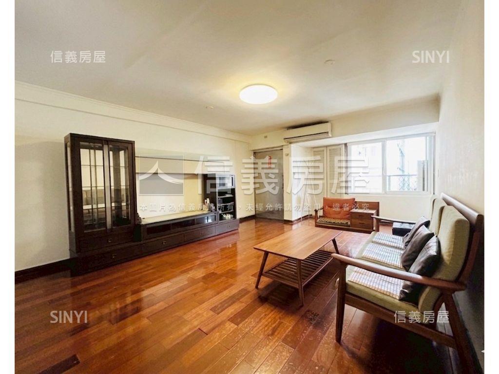 專任名宅芝蘭頂加華廈房屋室內格局與周邊環境