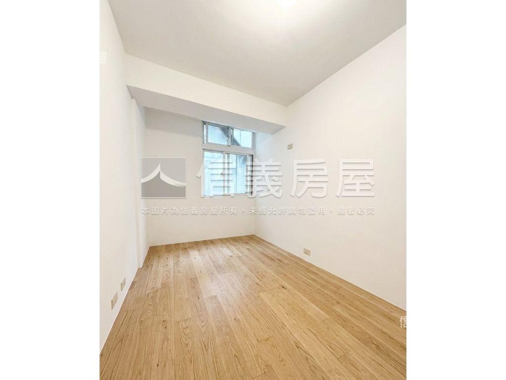 專任芝蘭名宅電梯綠蔭頂加房屋室內格局與周邊環境