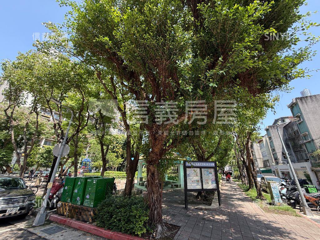 專任芝蘭名宅電梯綠蔭頂加房屋室內格局與周邊環境