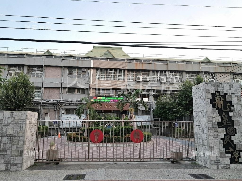獨家適首購富宇綻高樓２房房屋室內格局與周邊環境