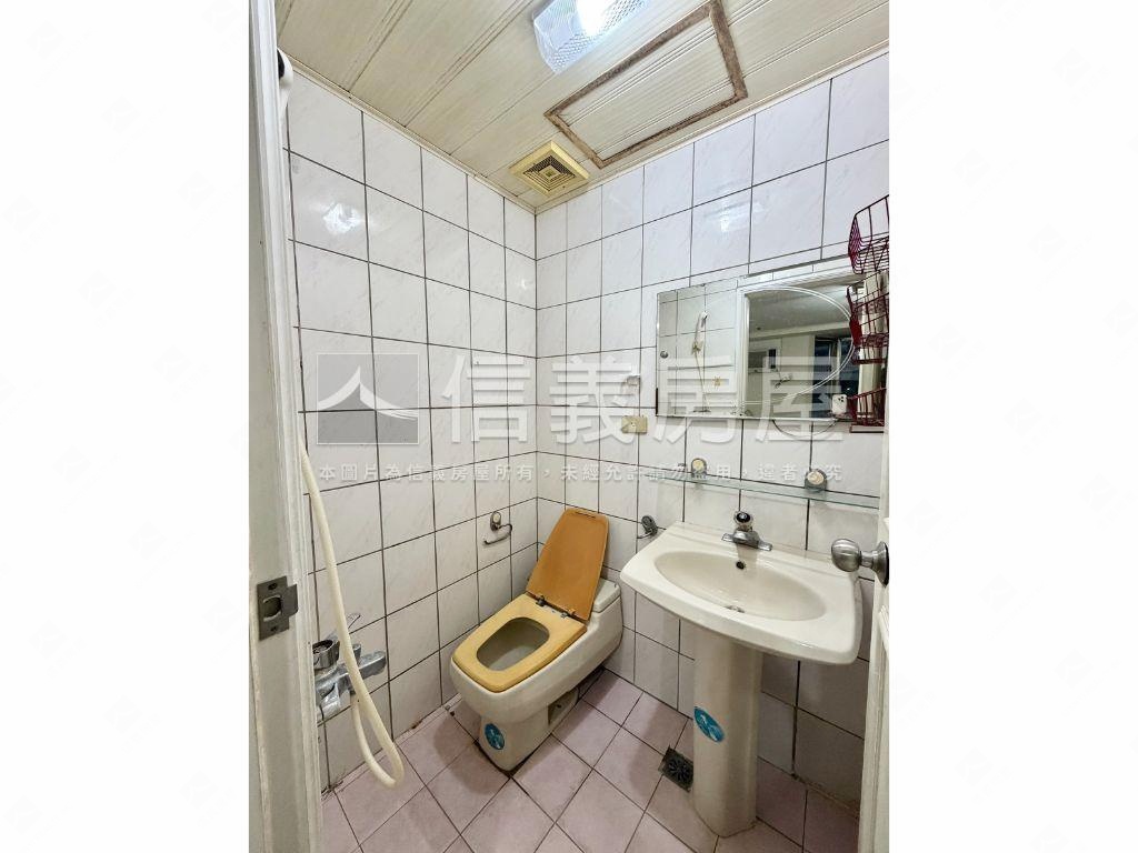 逢甲高樓層大三房平車房屋室內格局與周邊環境