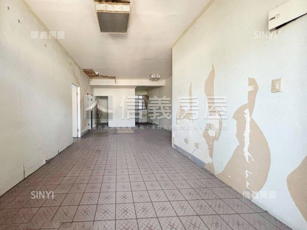 想成家看這間房屋室內格局與周邊環境