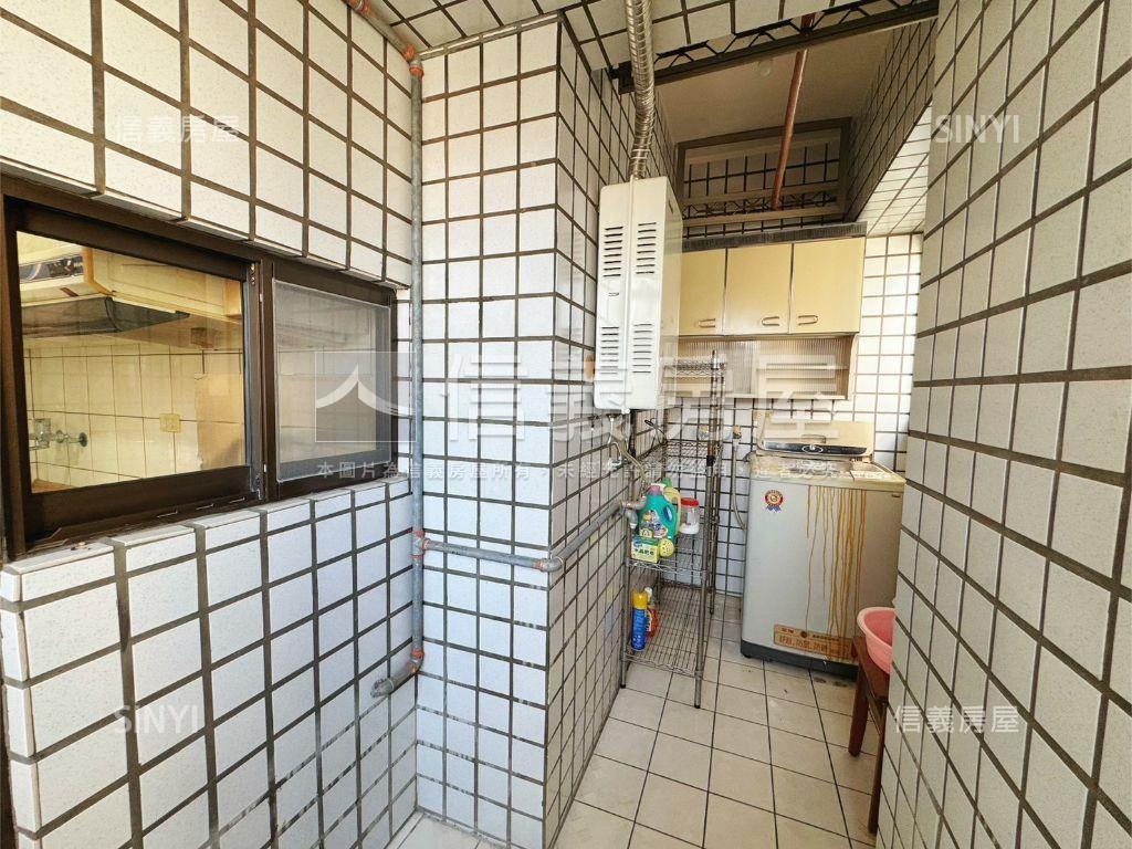 近Ｇ７捷運三房附車位房屋室內格局與周邊環境