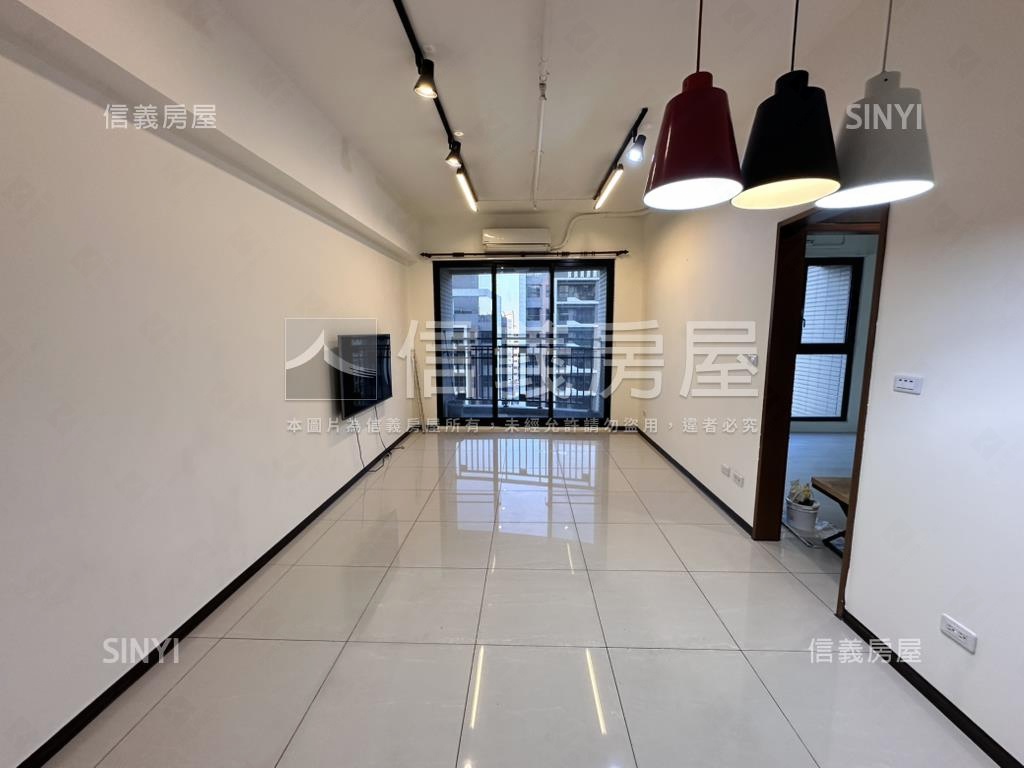 八擴制震次頂樓兩房車位房屋室內格局與周邊環境