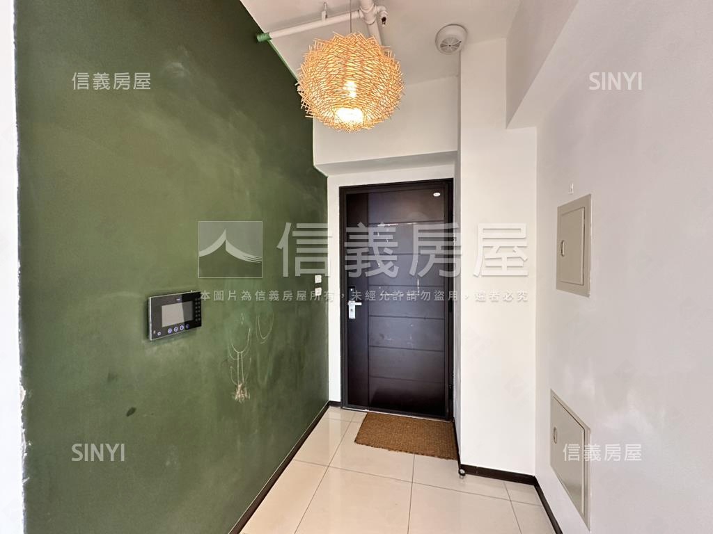 八擴制震次頂樓兩房車位房屋室內格局與周邊環境