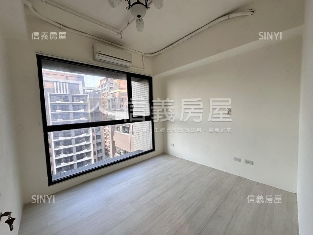 八擴制震次頂樓兩房車位房屋室內格局與周邊環境