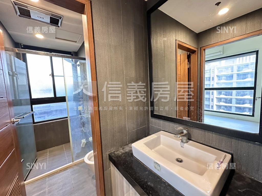 八擴制震次頂樓兩房車位房屋室內格局與周邊環境