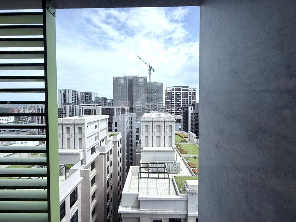 三本四季高樓層邊間兩房房屋室內格局與周邊環境