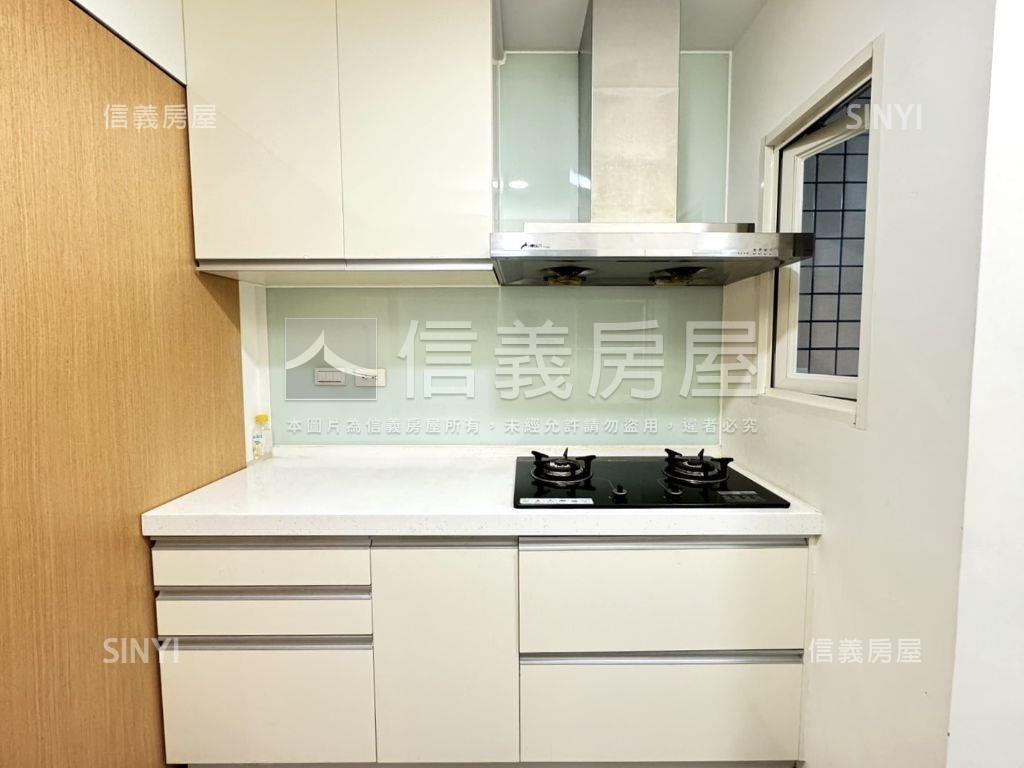 祕密花園正精美兩房房屋室內格局與周邊環境