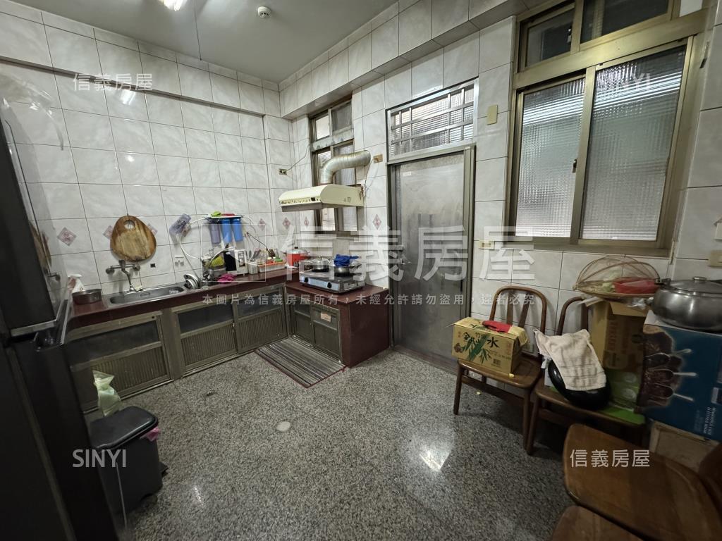 近軟科臨路透天房屋室內格局與周邊環境