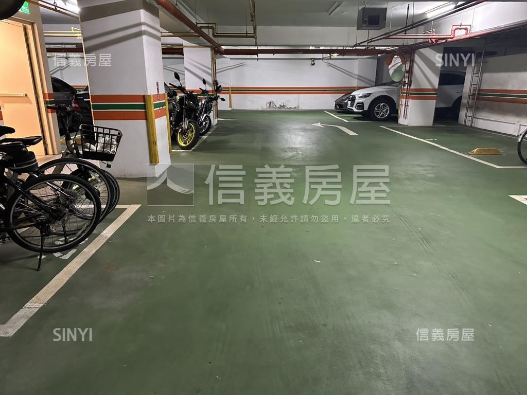 麗緻坡平車位房屋室內格局與周邊環境