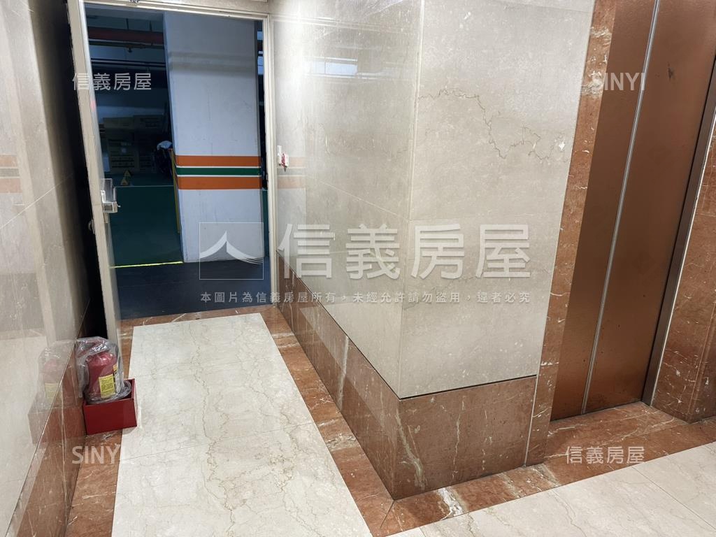 麗緻坡平車位房屋室內格局與周邊環境