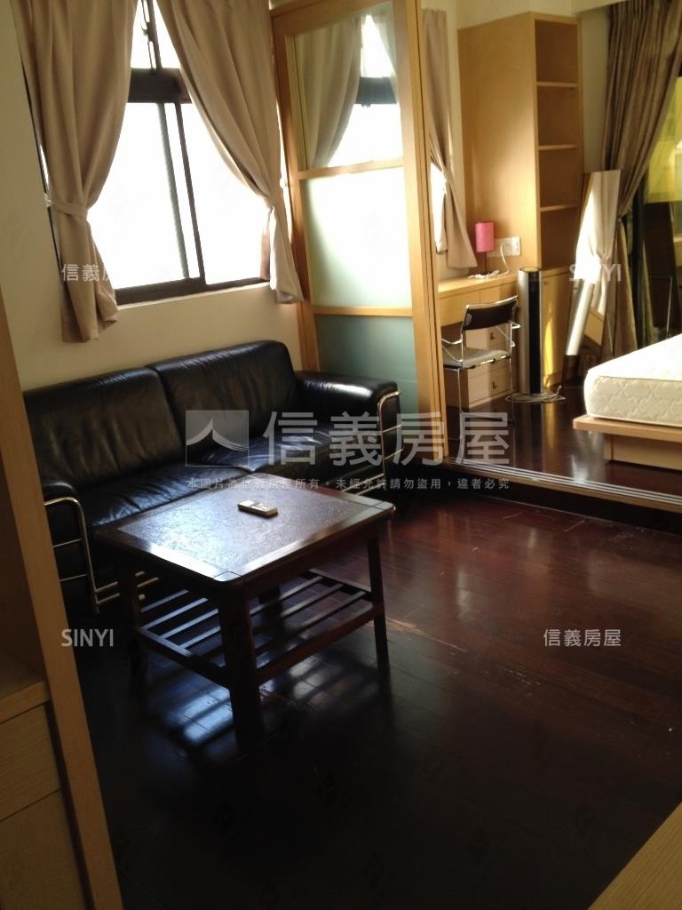 ＹＥＳ世貿名紳房屋室內格局與周邊環境