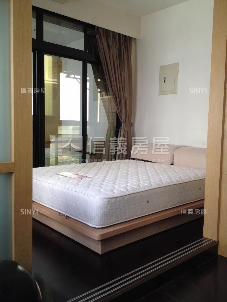 ＹＥＳ世貿名紳房屋室內格局與周邊環境