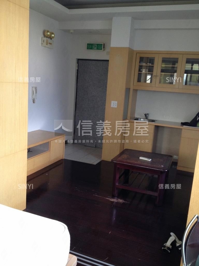 ＹＥＳ世貿名紳房屋室內格局與周邊環境