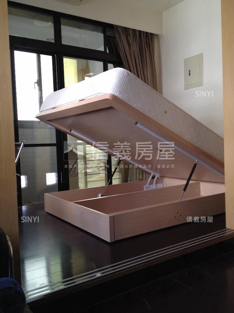 ＹＥＳ世貿名紳房屋室內格局與周邊環境