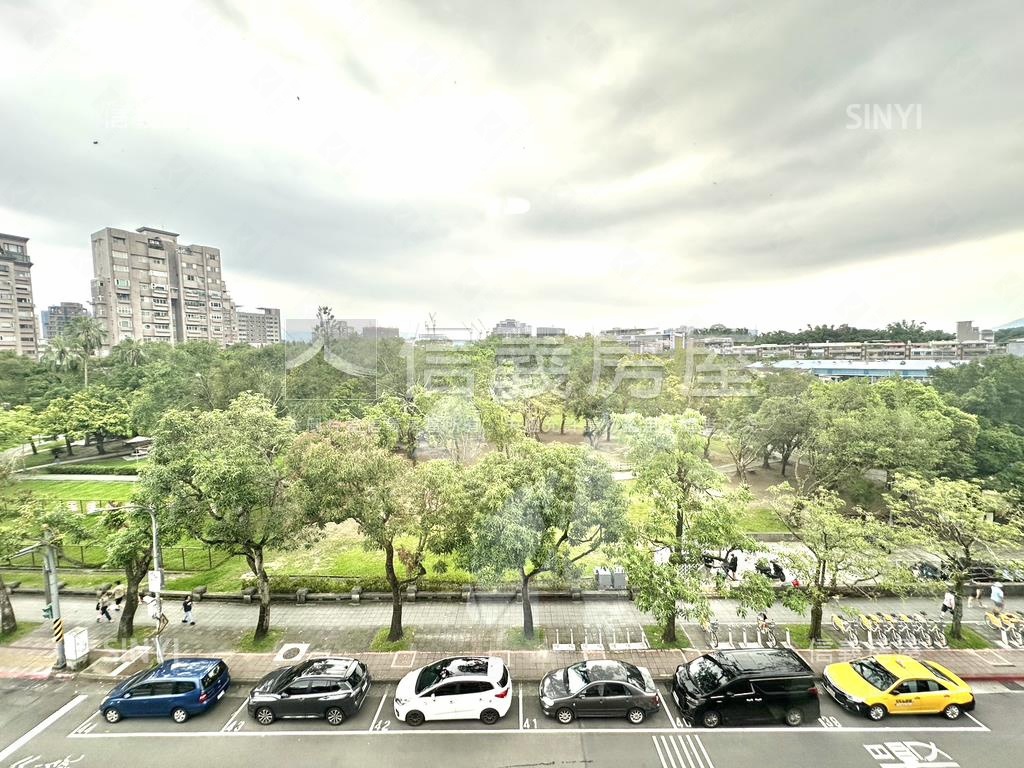 新專任⭐正面公園美寓頂加房屋室內格局與周邊環境