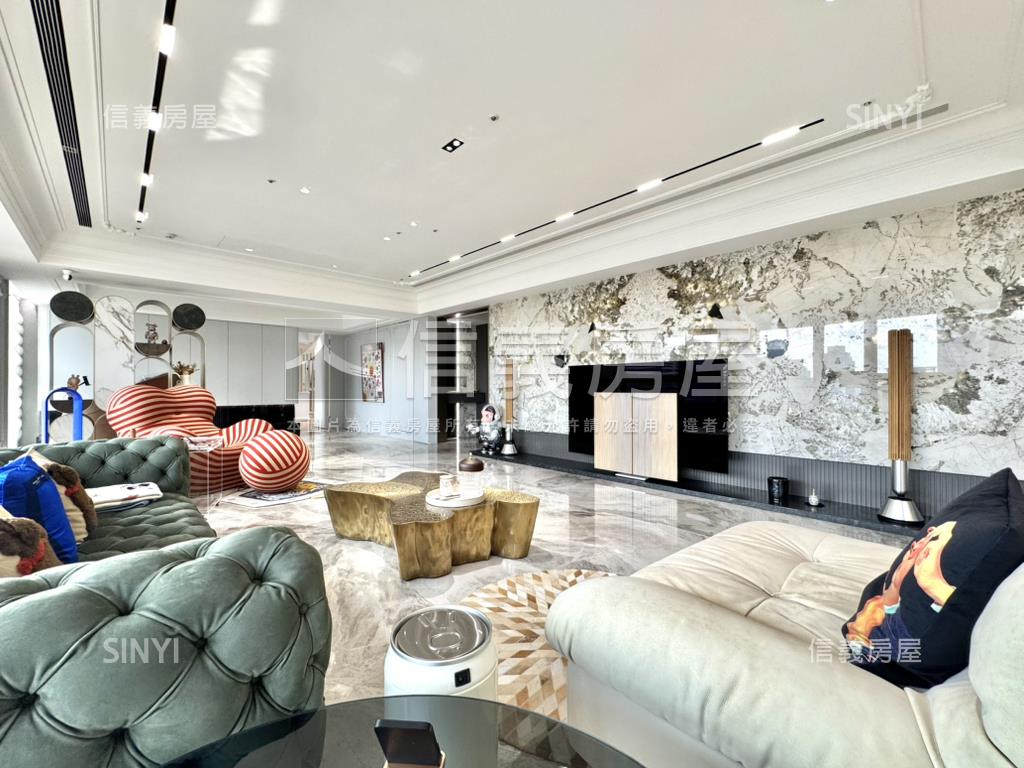 七期百貨新市政旁奢華豪宅房屋室內格局與周邊環境