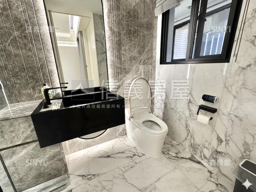 七期百貨新市政旁奢華豪宅房屋室內格局與周邊環境