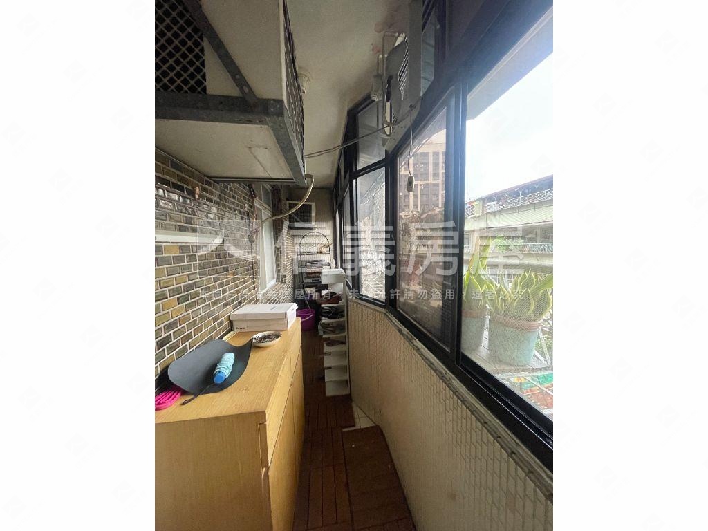 專任近區公所捷運美宅房屋室內格局與周邊環境