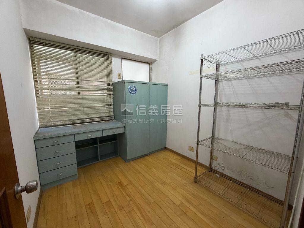 近安平圖書館３＋１房房屋室內格局與周邊環境