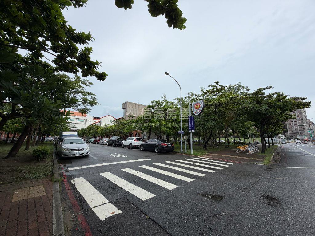近安平圖書館３＋１房房屋室內格局與周邊環境