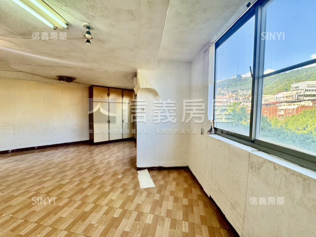 天母僑資華廈面公園房屋室內格局與周邊環境
