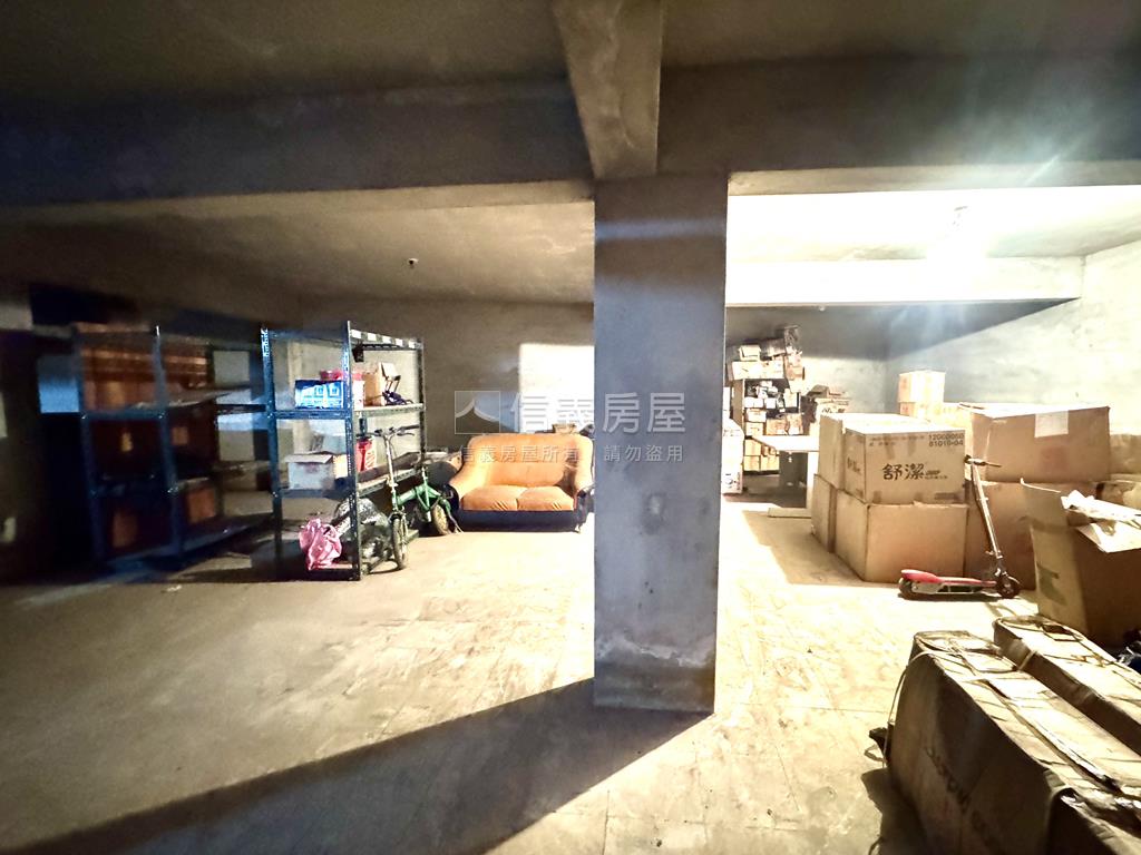 捷運公園面寬一樓＋地下室房屋室內格局與周邊環境