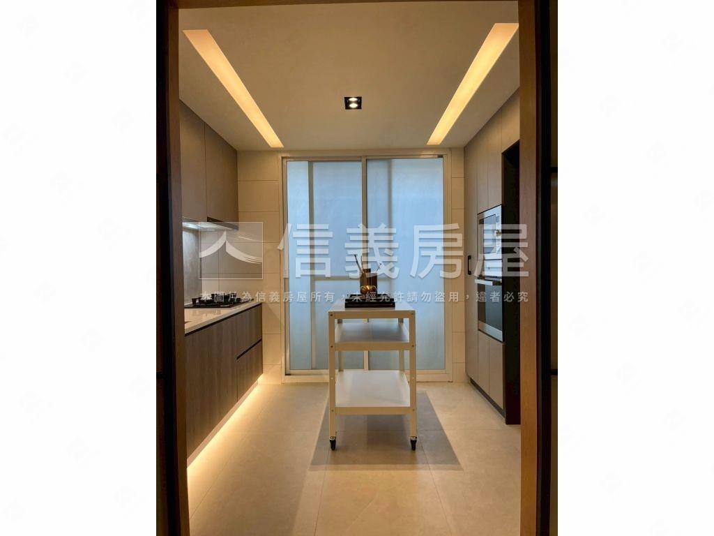 Ｙ２０精美電梯四房房屋室內格局與周邊環境