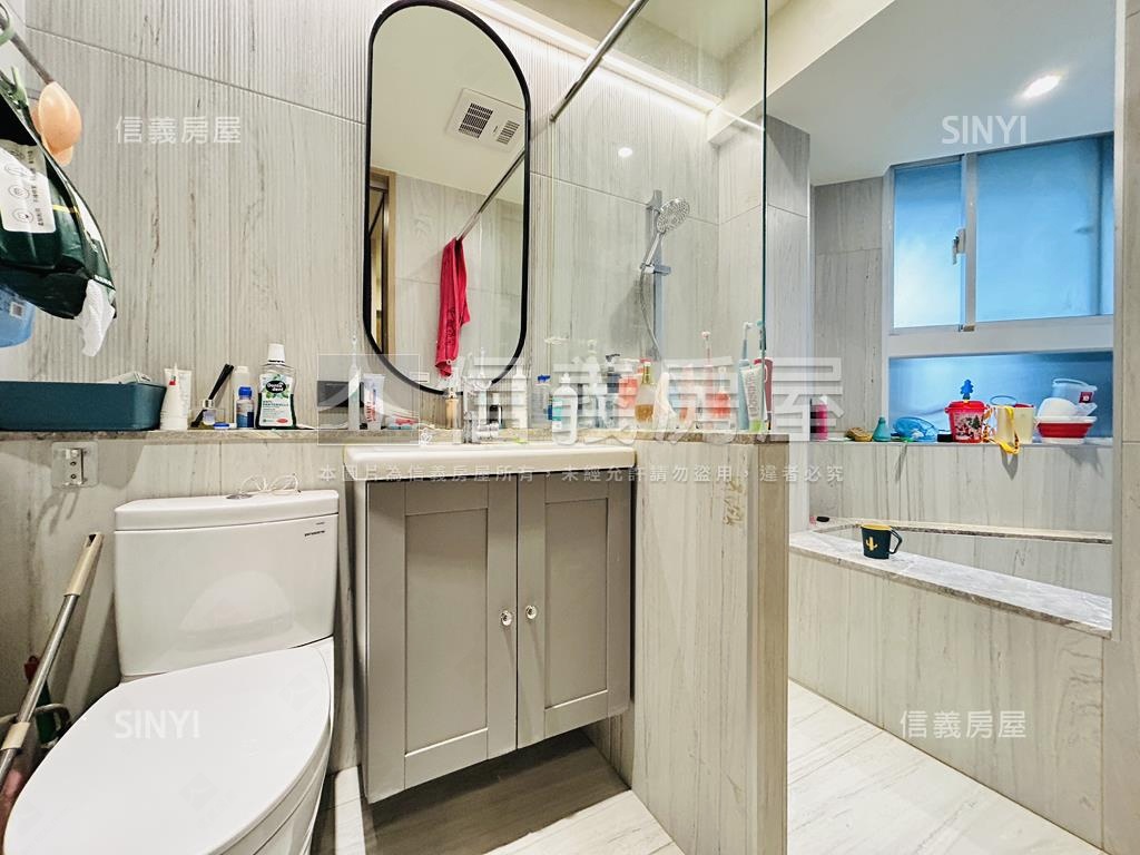 精美電梯四房近Ｙ２０站房屋室內格局與周邊環境