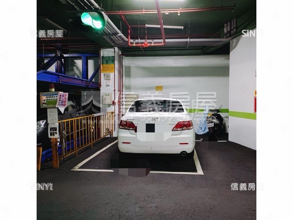 近捷運。三房平車視野戶房屋室內格局與周邊環境