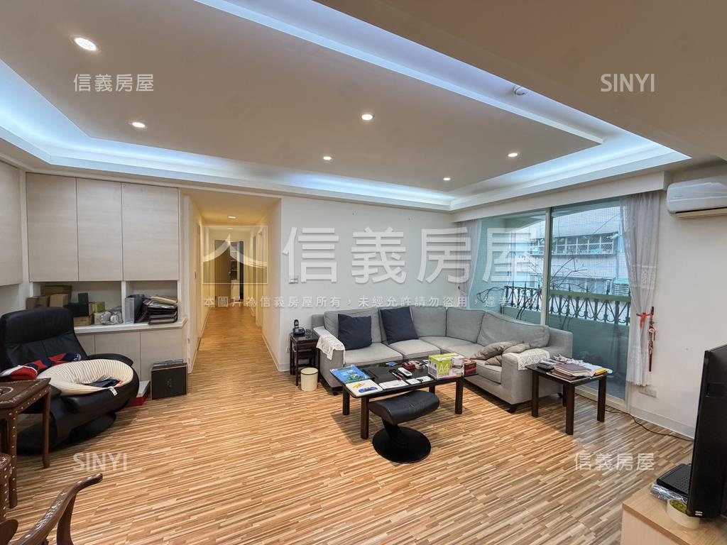 雙捷運有電梯美三房房屋室內格局與周邊環境