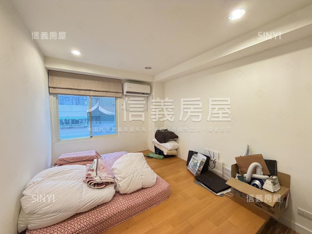 雙捷運有電梯美三房房屋室內格局與周邊環境