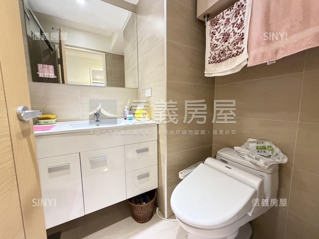 雙捷運有電梯美三房房屋室內格局與周邊環境