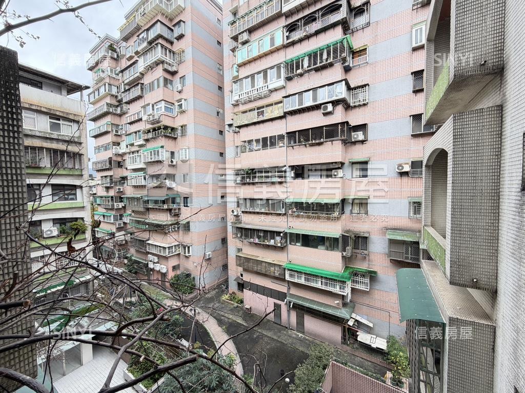 雙捷運有電梯美三房房屋室內格局與周邊環境