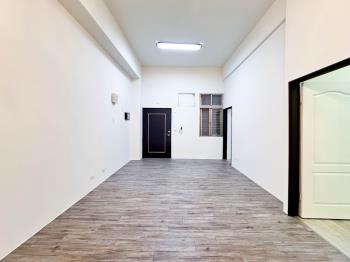 中港大鎮挑高三房附平車位