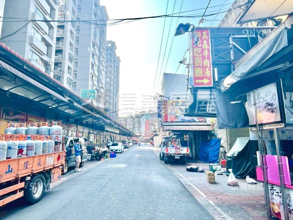 逢甲商圈文華路金鑽店面房屋室內格局與周邊環境