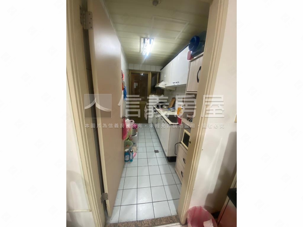 幸美九街二房車位房屋室內格局與周邊環境
